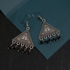 Noir-Ethnic-Triangles