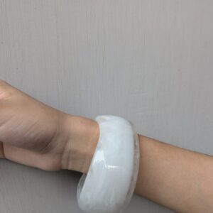 Aurora-Pearl-Gloss-Bangle